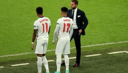 星空体育-索斯盖特你可真会玩！可怜射丢点球的3个苦孩子！